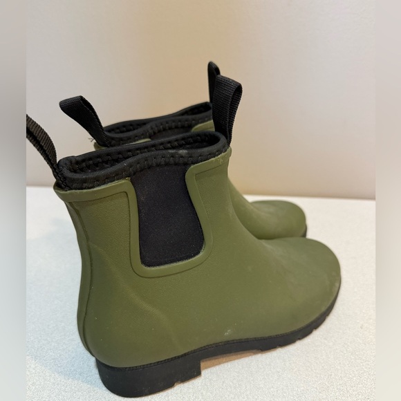 Quince Rubber Waterproof Ankle Rain Boot Women's size 6 army‎ green & black - Picture 6 of 6